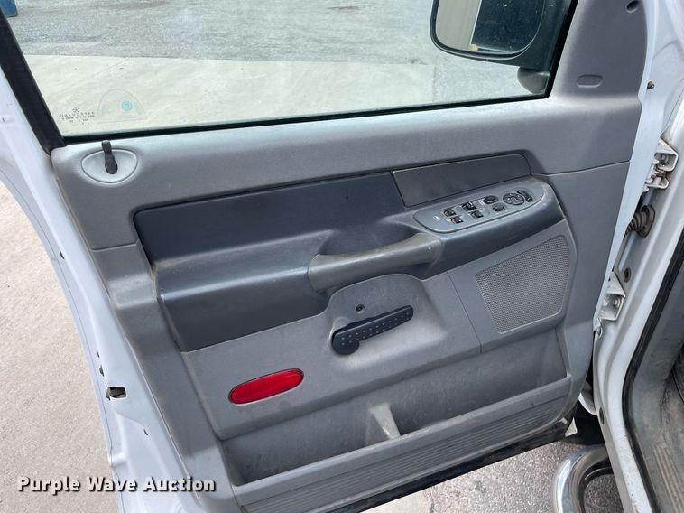 image for item LS9499 2007 Dodge Ram 1500  Quad Cab pickup truck