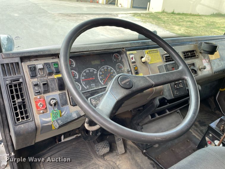 image for item LS9500 2003 Freightliner FL80  dump truck