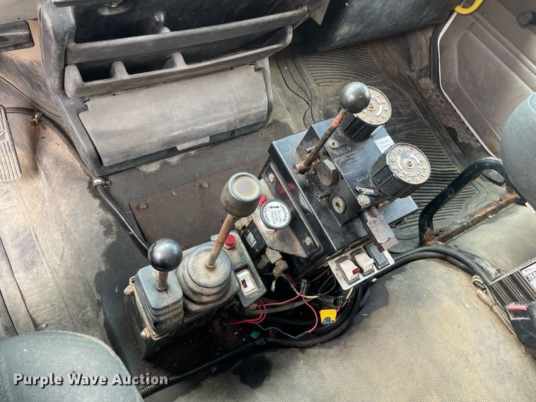 image for item LS9500 2003 Freightliner FL80  dump truck