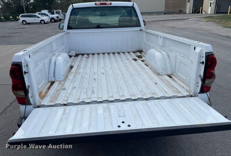 image for item LS9503 2005 Chevrolet Silverado 1500  pickup truck