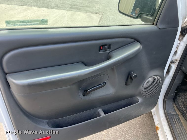 image for item LS9503 2005 Chevrolet Silverado 1500  pickup truck