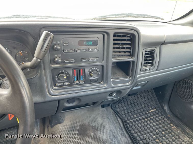 image for item LS9503 2005 Chevrolet Silverado 1500  pickup truck