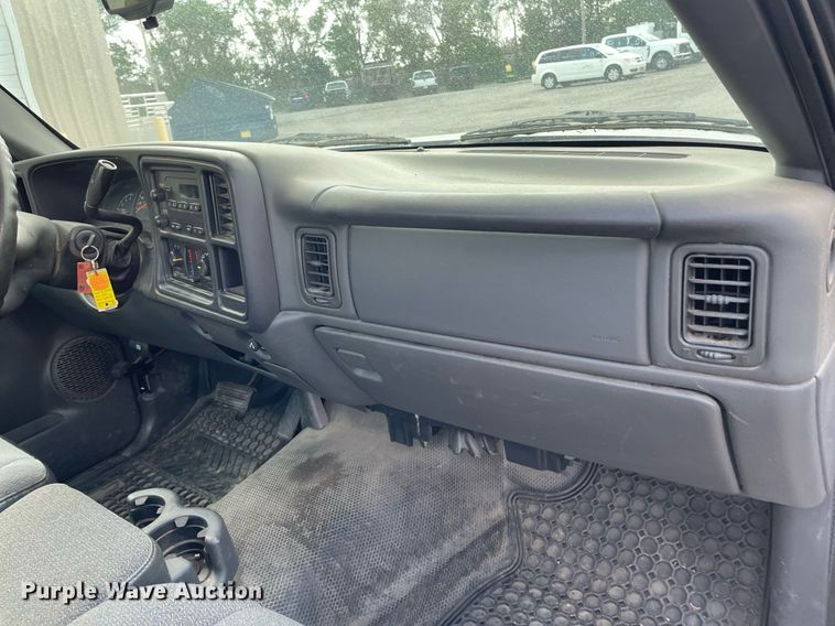 image for item LS9503 2005 Chevrolet Silverado 1500  pickup truck