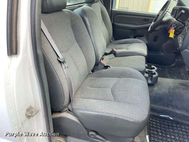 image for item LS9503 2005 Chevrolet Silverado 1500  pickup truck