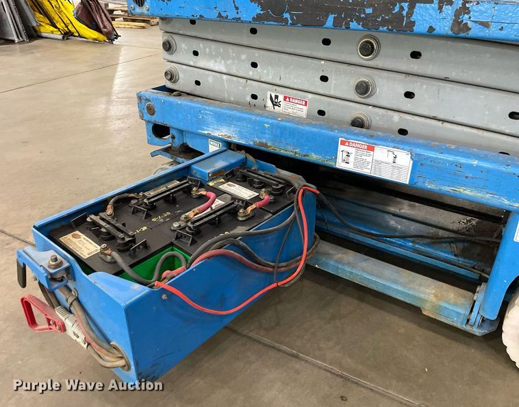 image for item LS9508 1998 Genie GS-1930  scissor lift