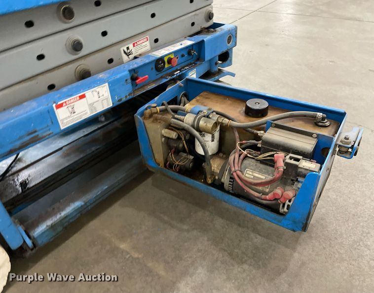 image for item LS9508 1998 Genie GS-1930  scissor lift