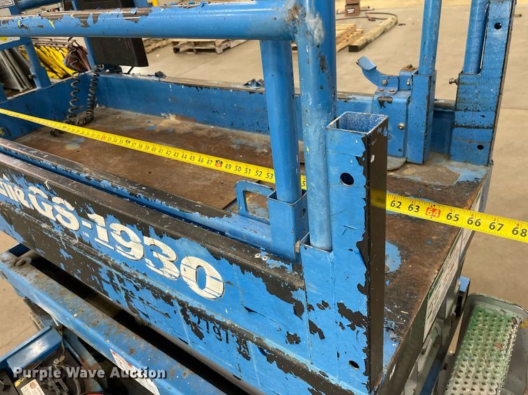image for item LS9508 1998 Genie GS-1930  scissor lift
