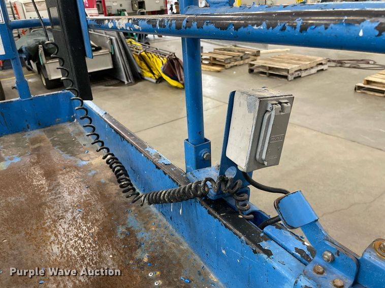image for item LS9508 1998 Genie GS-1930  scissor lift