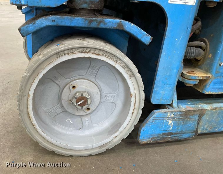 image for item LS9508 1998 Genie GS-1930  scissor lift