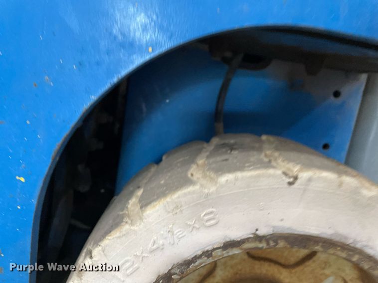 image for item LS9508 1998 Genie GS-1930  scissor lift