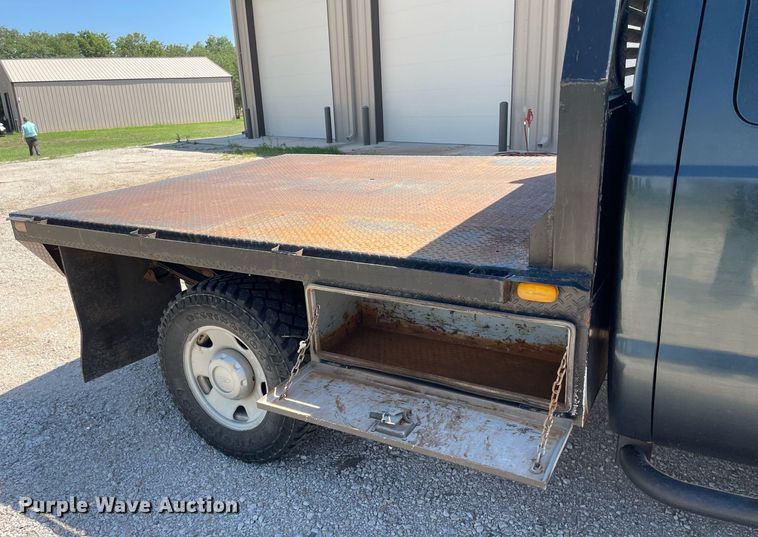 image for item LS9512 2006 Ford F250 Super Duty  SuperCab flatbed pickup truck