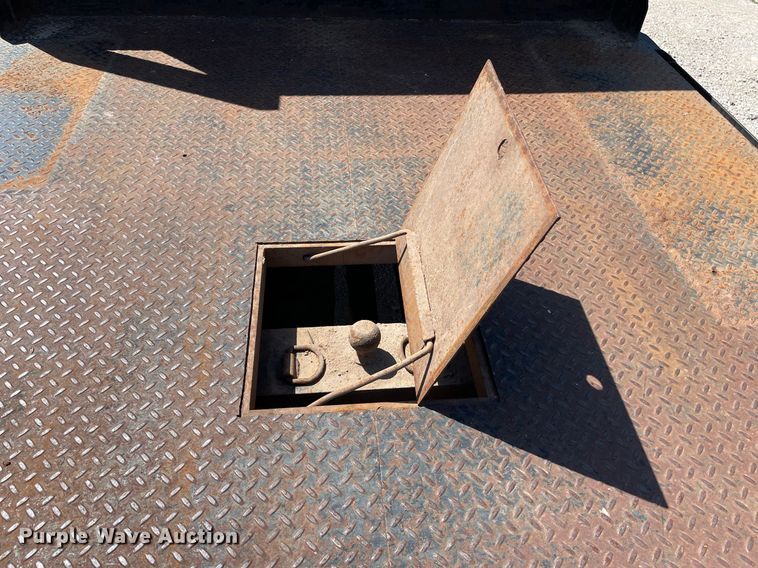 image for item LS9512 2006 Ford F250 Super Duty  SuperCab flatbed pickup truck