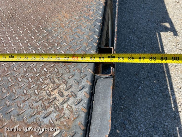 image for item LS9512 2006 Ford F250 Super Duty  SuperCab flatbed pickup truck