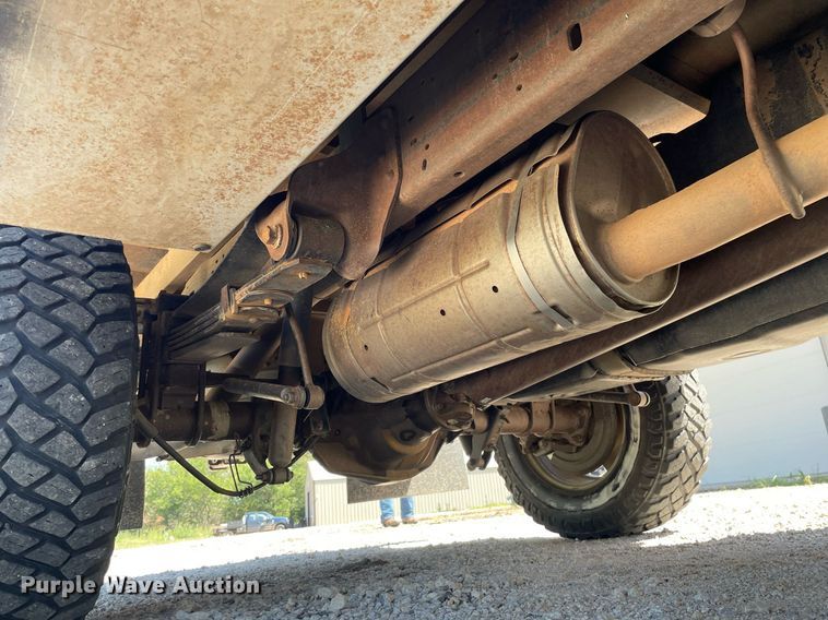 image for item LS9512 2006 Ford F250 Super Duty  SuperCab flatbed pickup truck