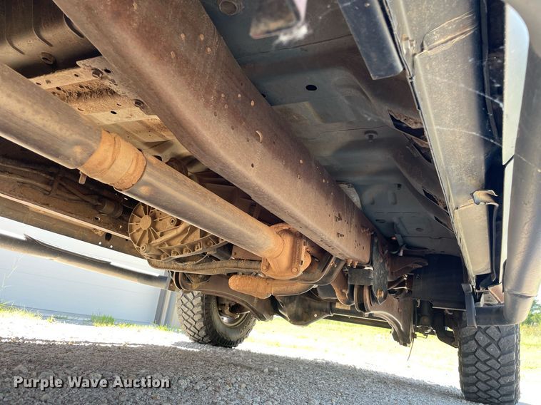 image for item LS9512 2006 Ford F250 Super Duty  SuperCab flatbed pickup truck