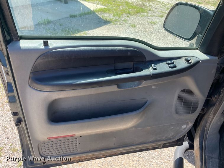 image for item LS9512 2006 Ford F250 Super Duty  SuperCab flatbed pickup truck