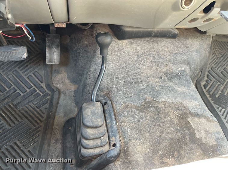 image for item LS9512 2006 Ford F250 Super Duty  SuperCab flatbed pickup truck