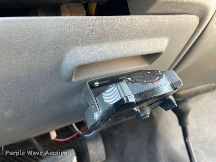 image for item LS9512 2006 Ford F250 Super Duty  SuperCab flatbed pickup truck