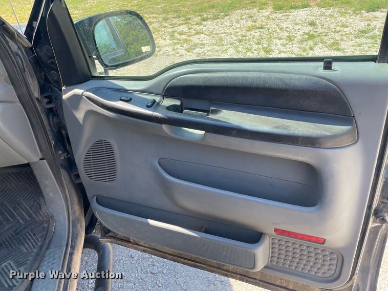 image for item LS9512 2006 Ford F250 Super Duty  SuperCab flatbed pickup truck