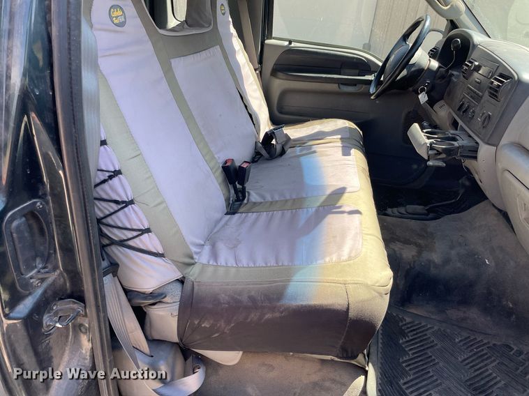 image for item LS9512 2006 Ford F250 Super Duty  SuperCab flatbed pickup truck