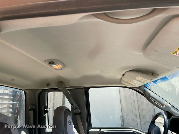 image for item LS9512 2006 Ford F250 Super Duty  SuperCab flatbed pickup truck