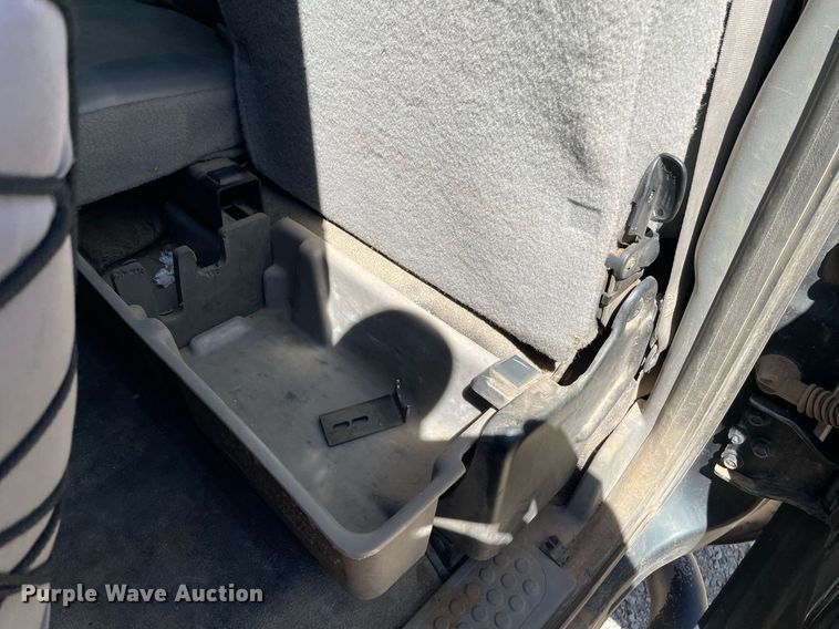 image for item LS9512 2006 Ford F250 Super Duty  SuperCab flatbed pickup truck