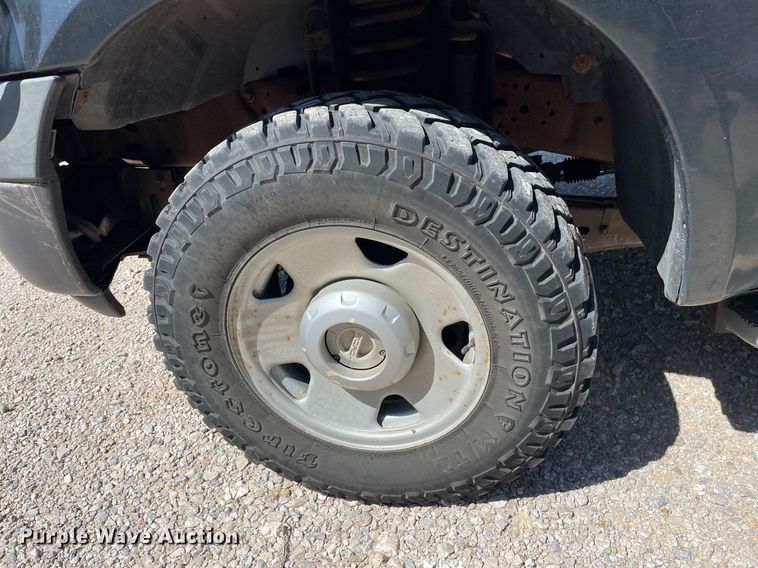 image for item LS9512 2006 Ford F250 Super Duty  SuperCab flatbed pickup truck