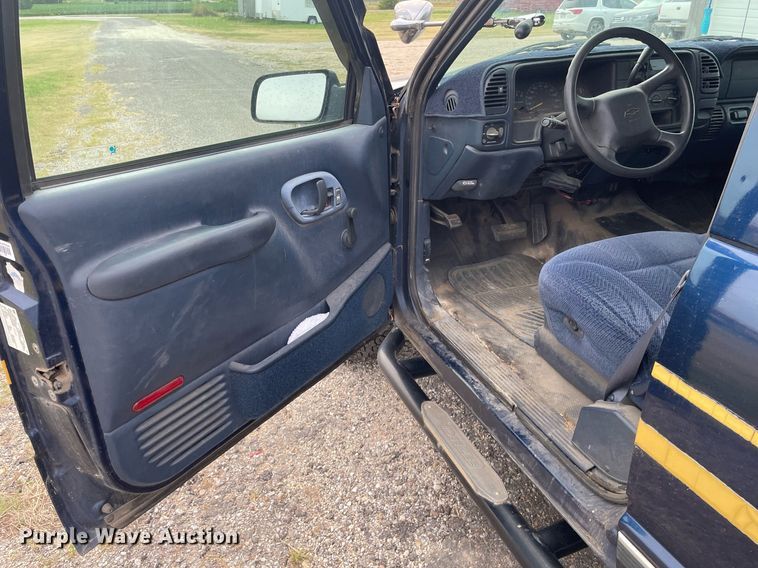 image for item LS9529 1998 Chevrolet Suburban K2500  SUV