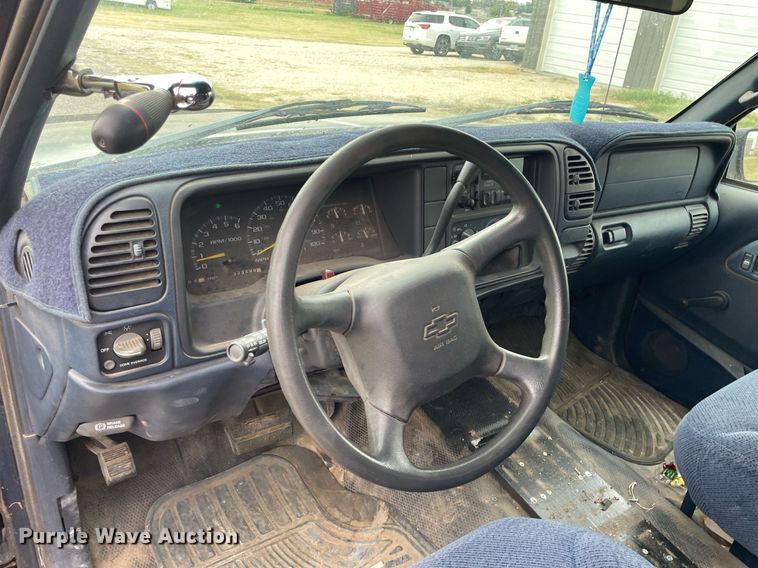 image for item LS9529 1998 Chevrolet Suburban K2500  SUV