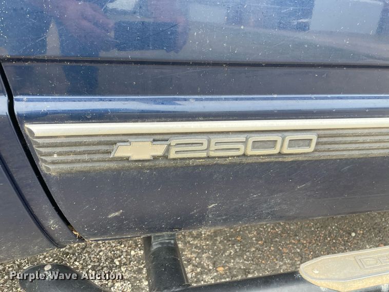 image for item LS9529 1998 Chevrolet Suburban K2500  SUV