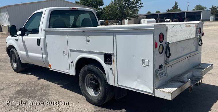 image for item LS9536 2001 Ford F350 Super Duty  utility bed pickup truck