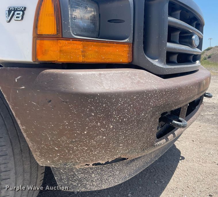 image for item LS9536 2001 Ford F350 Super Duty  utility bed pickup truck