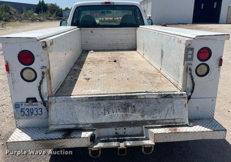 image for item LS9536 2001 Ford F350 Super Duty  utility bed pickup truck