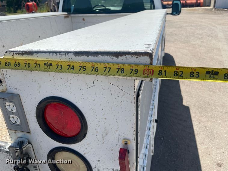 image for item LS9536 2001 Ford F350 Super Duty  utility bed pickup truck