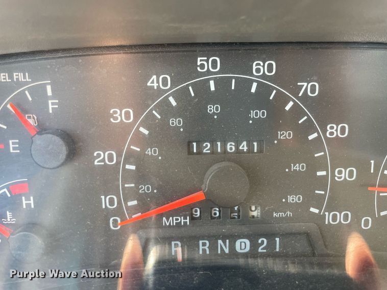 image for item LS9536 2001 Ford F350 Super Duty  utility bed pickup truck