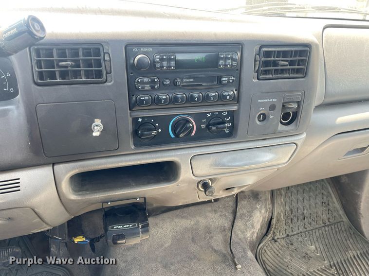 image for item LS9536 2001 Ford F350 Super Duty  utility bed pickup truck