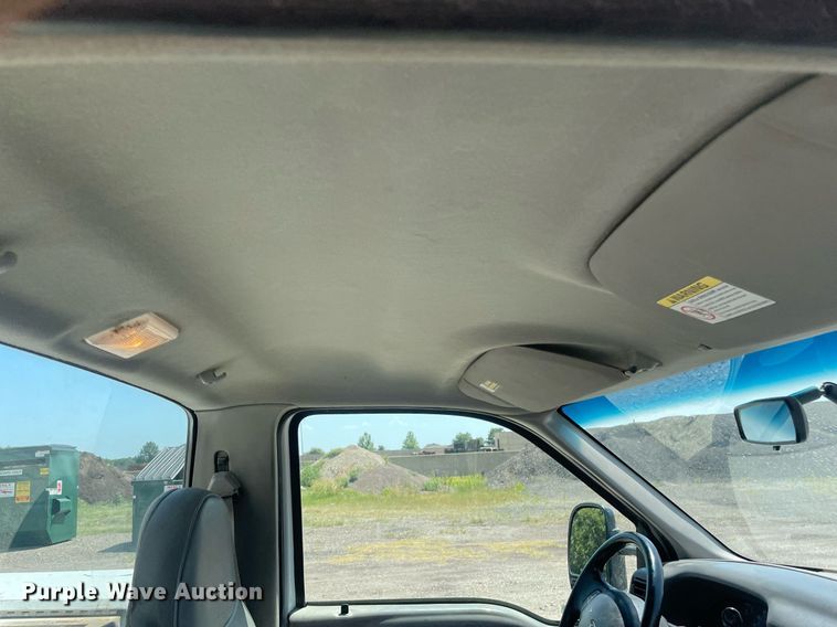 image for item LS9536 2001 Ford F350 Super Duty  utility bed pickup truck