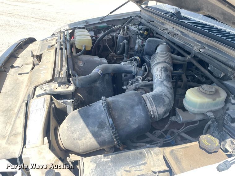 image for item LS9536 2001 Ford F350 Super Duty  utility bed pickup truck