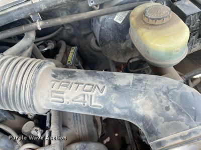 image for item LS9536 2001 Ford F350 Super Duty  utility bed pickup truck