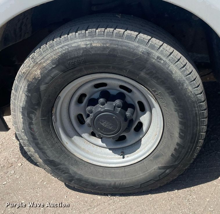 image for item LS9536 2001 Ford F350 Super Duty  utility bed pickup truck