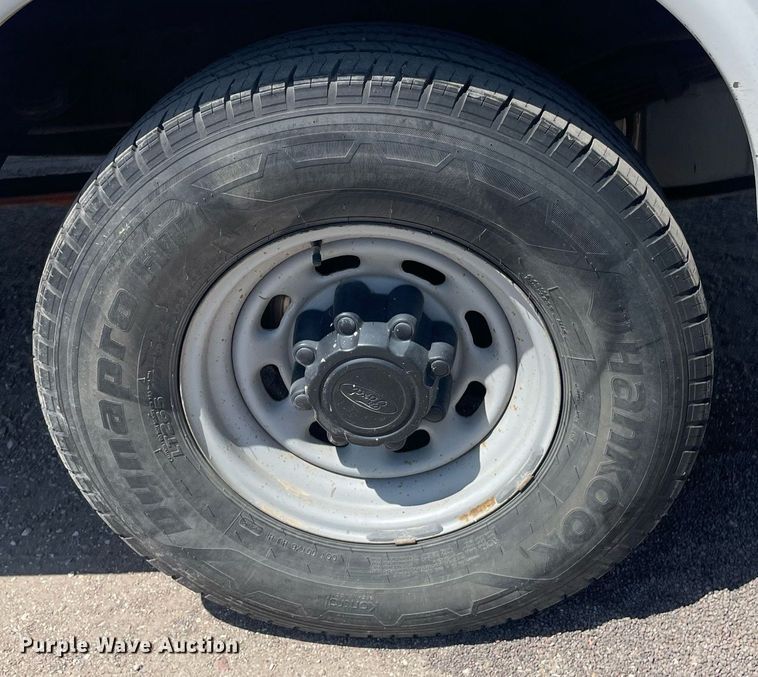 image for item LS9536 2001 Ford F350 Super Duty  utility bed pickup truck