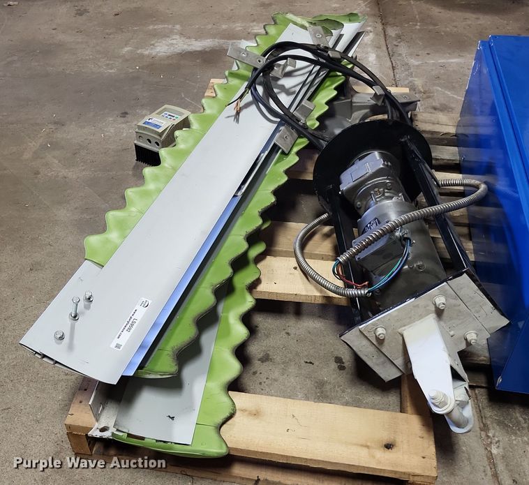 image for item LS9592 Ceiling fan