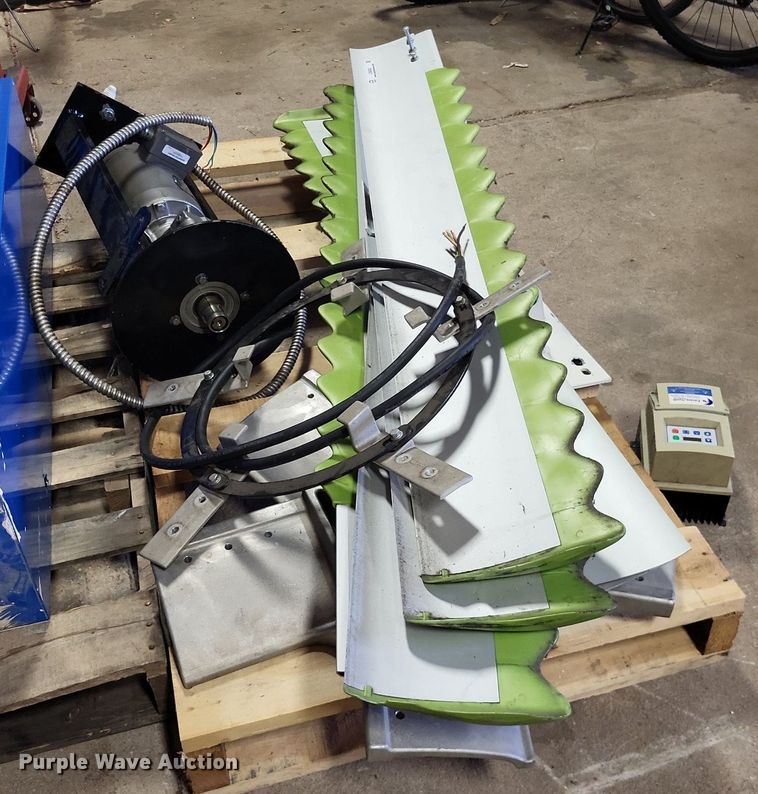 image for item LS9592 Ceiling fan