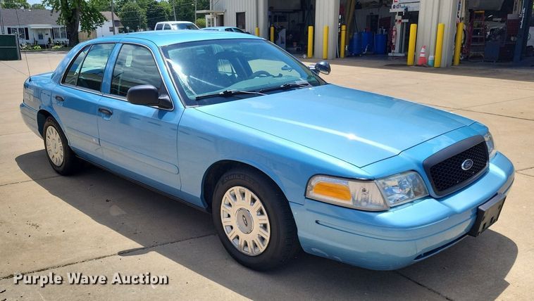 image for item LS9594 2005 Ford Crown Victoria Police Interceptor