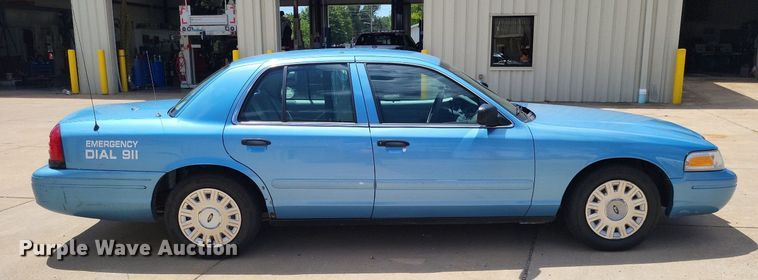 image for item LS9594 2005 Ford Crown Victoria Police Interceptor