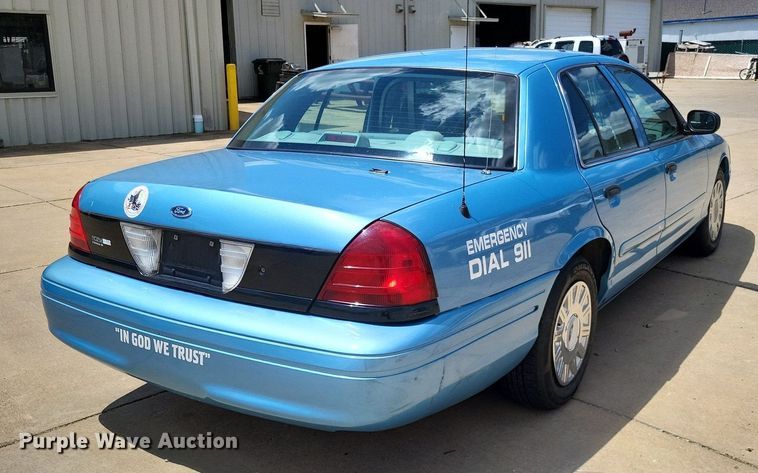 image for item LS9594 2005 Ford Crown Victoria Police Interceptor