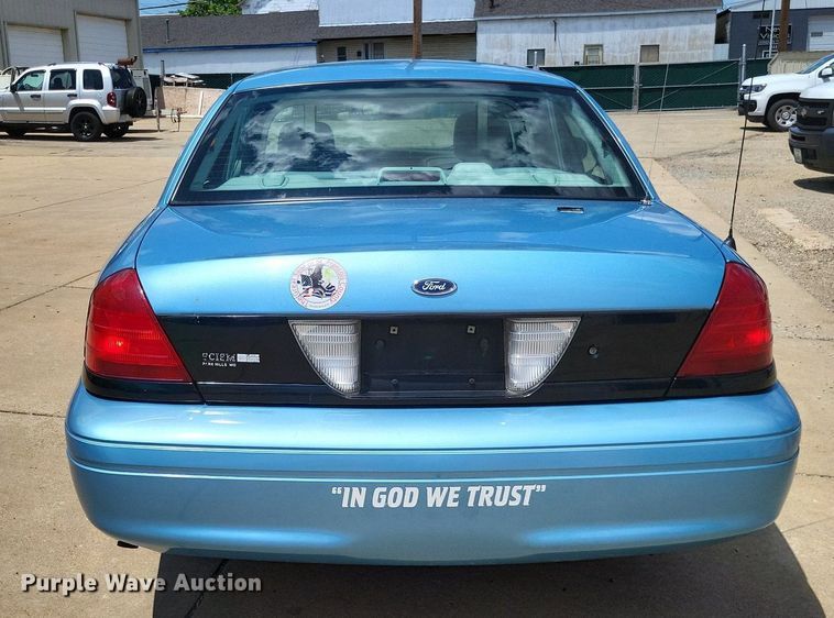 image for item LS9594 2005 Ford Crown Victoria Police Interceptor