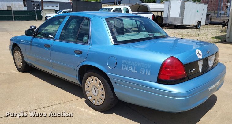 image for item LS9594 2005 Ford Crown Victoria Police Interceptor