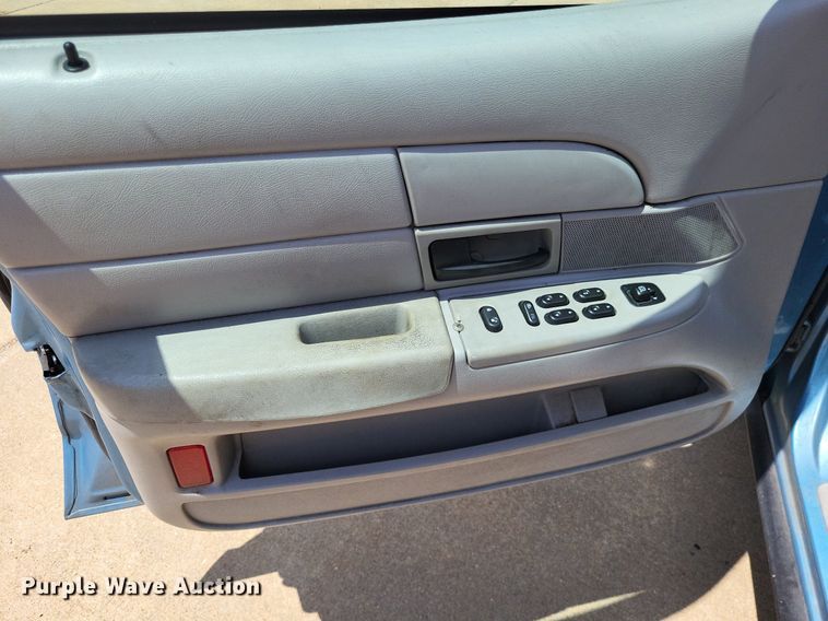 image for item LS9594 2005 Ford Crown Victoria Police Interceptor