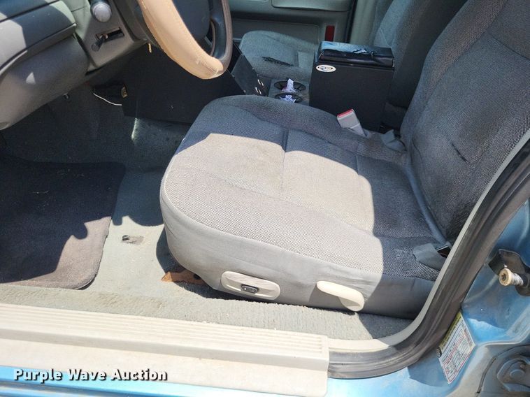 image for item LS9594 2005 Ford Crown Victoria Police Interceptor